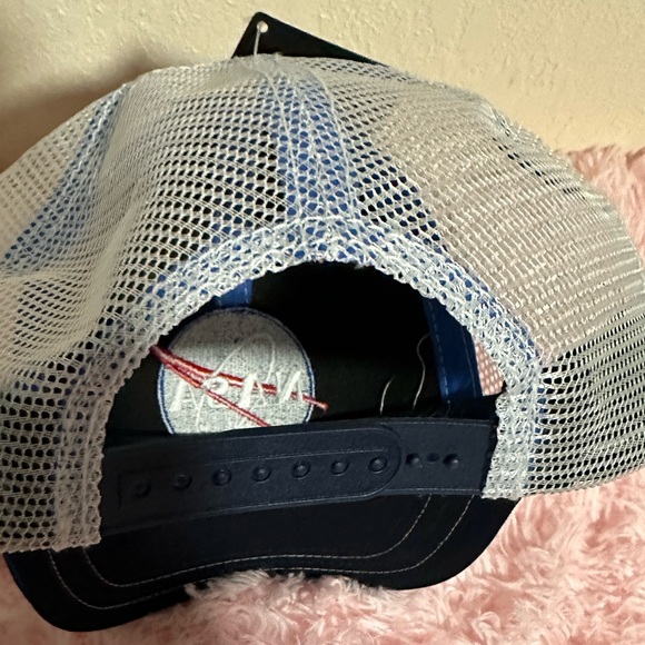 NASA hat - Picture 2 of 4